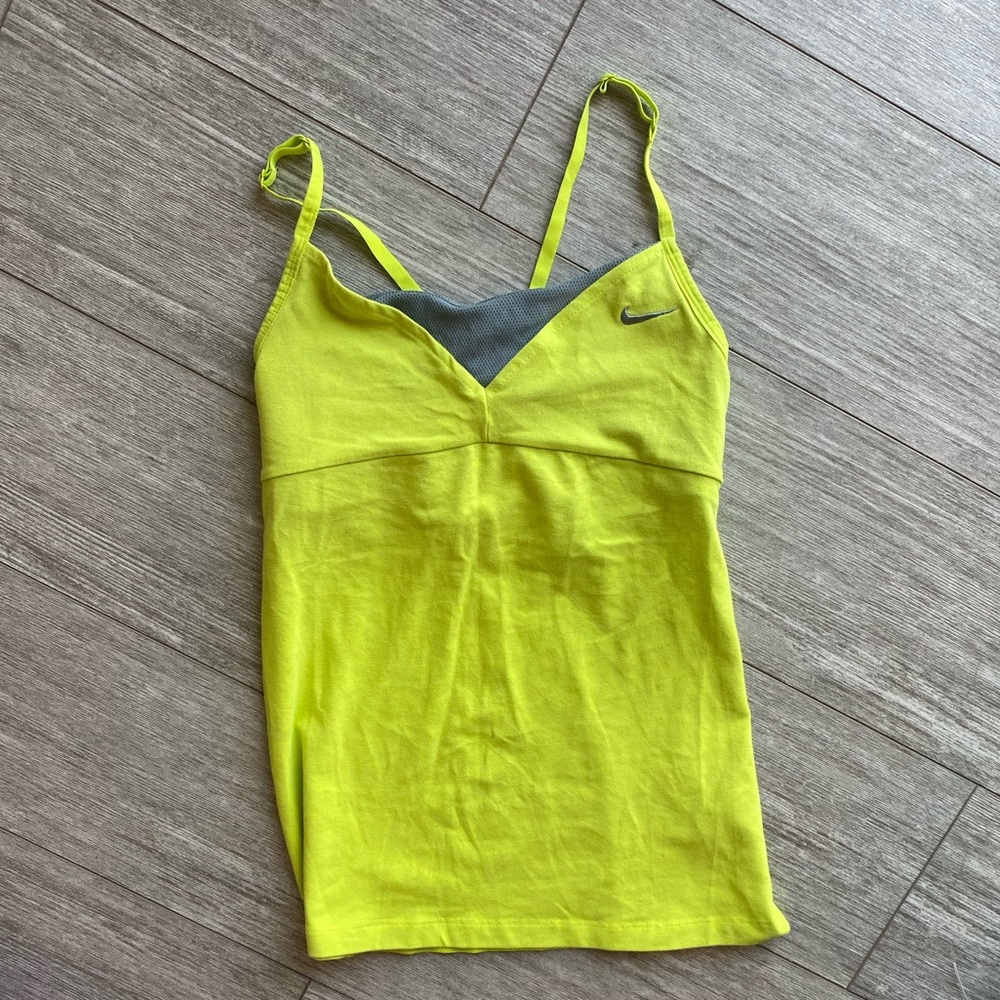 Women’s Nike Dri-Fit workout top size small